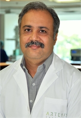 Dr Dheeraj  Kapoor