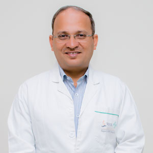 Dr Ravinder  Gera